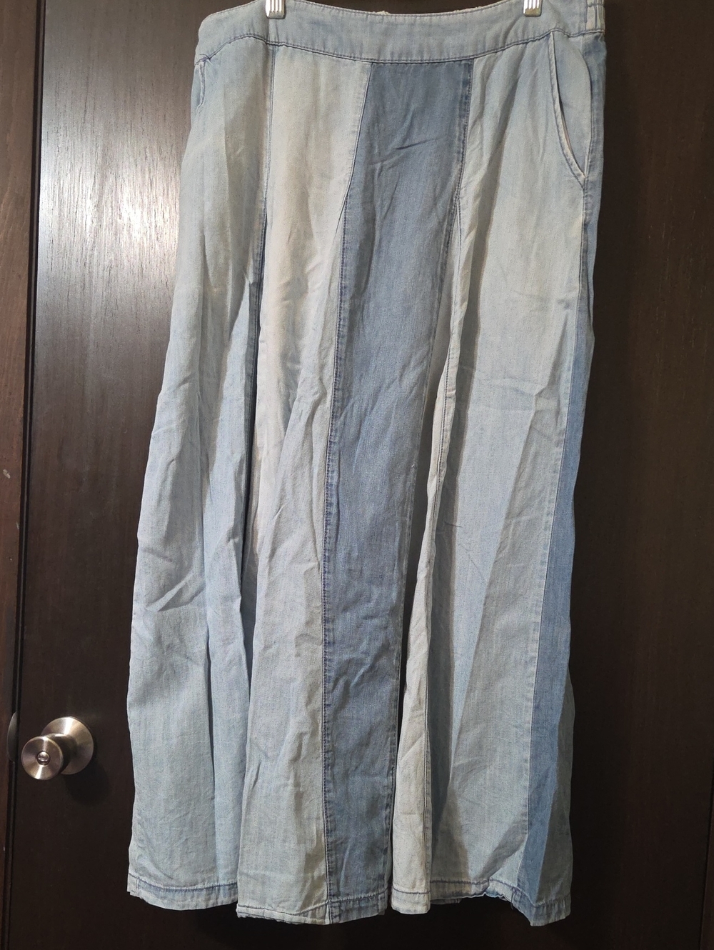 1946 Denim  light weight denim Skirt  see tiny hole Size 12 very pretty